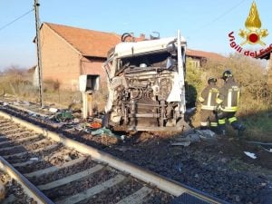camion-binari-300x225.jpg