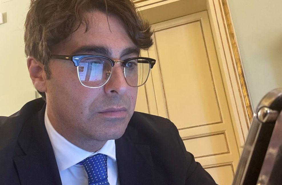 "Ti prendo e ti butto di sotto": proroga indagini su Carlo Auteri (ex Fdi) per minaccia a un corpo politico