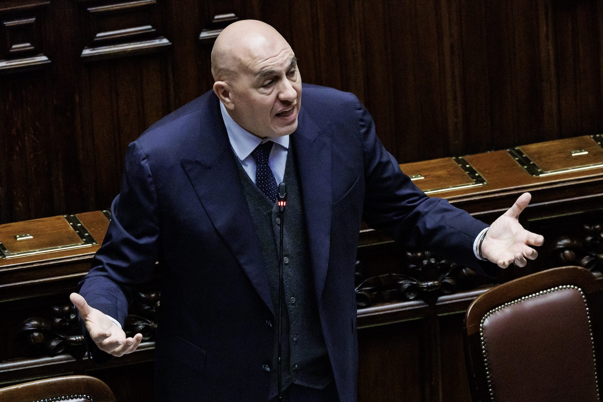 La Camera conferma il sostegno all'Ucraina, Crosetto: "Fiero degli aiuti, qualcuno si vergogna"