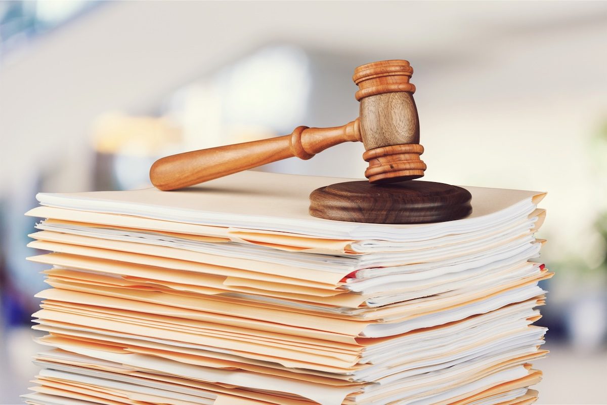 "Il giudice ha già 288 processi": una donna con lesioni al volto deve aspettare 2 anni per l'udienza