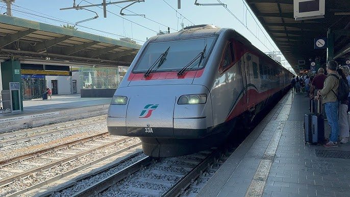 "Arriva il treno, spostati!", Gaia travolta dal Frecciaargento a 150 km/h: morta a 22 anni ad Empoli