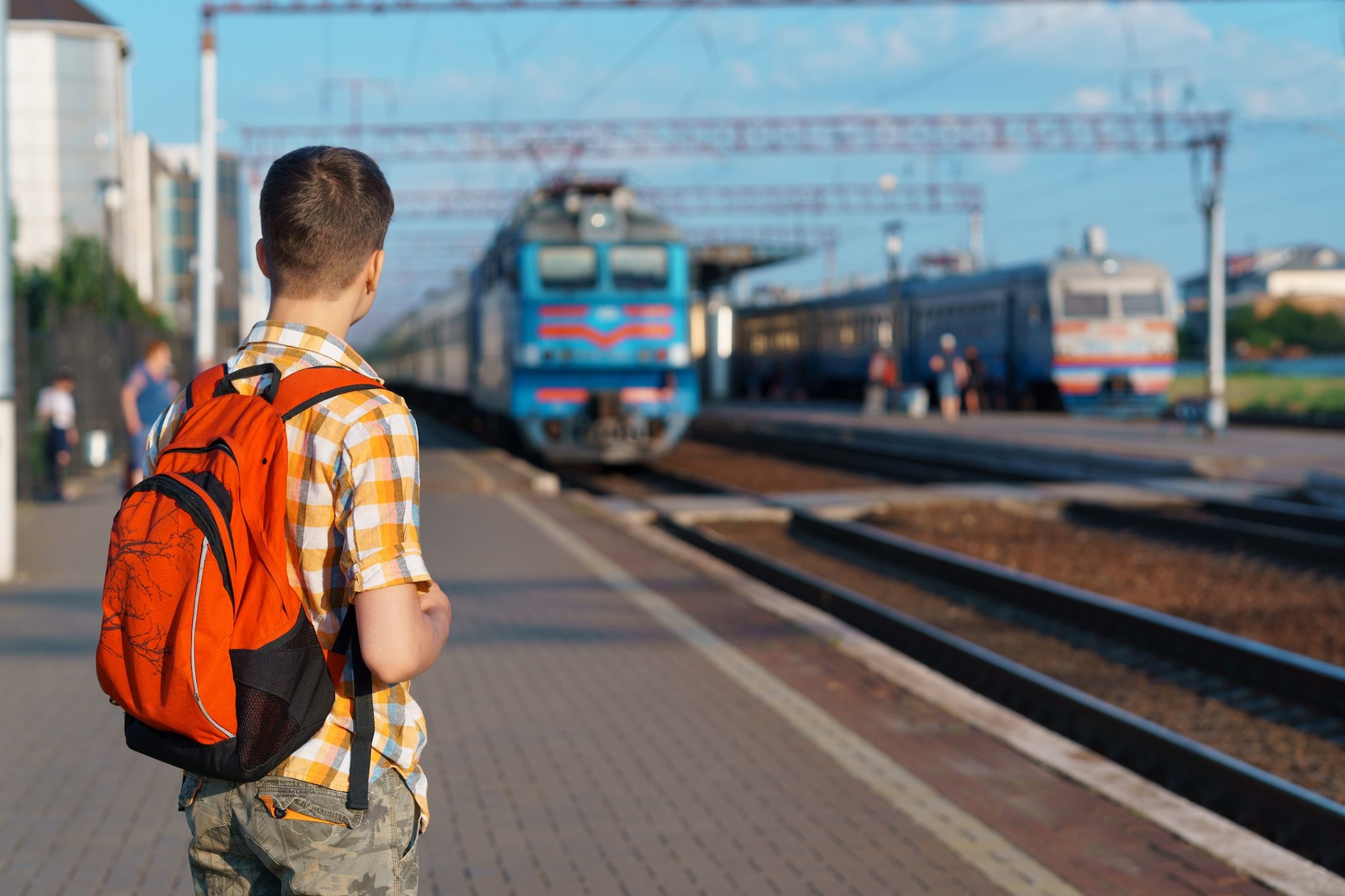 A 11 anni fugge di casa perché i genitori non vogliono comprargli lo smartphone: rintracciato dalla polizia