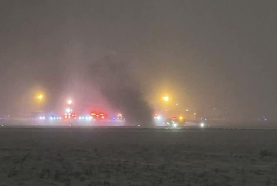 Aereo precipita in fase di decollo e si schianta nel Maine: 8 persone a bordo