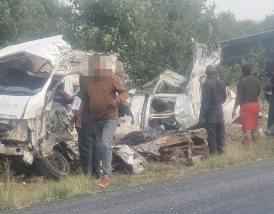 Morti 13 bambini nello scontro tra un camion e uno scuolabus, l'incidente in Sudafrica: indagini in corso