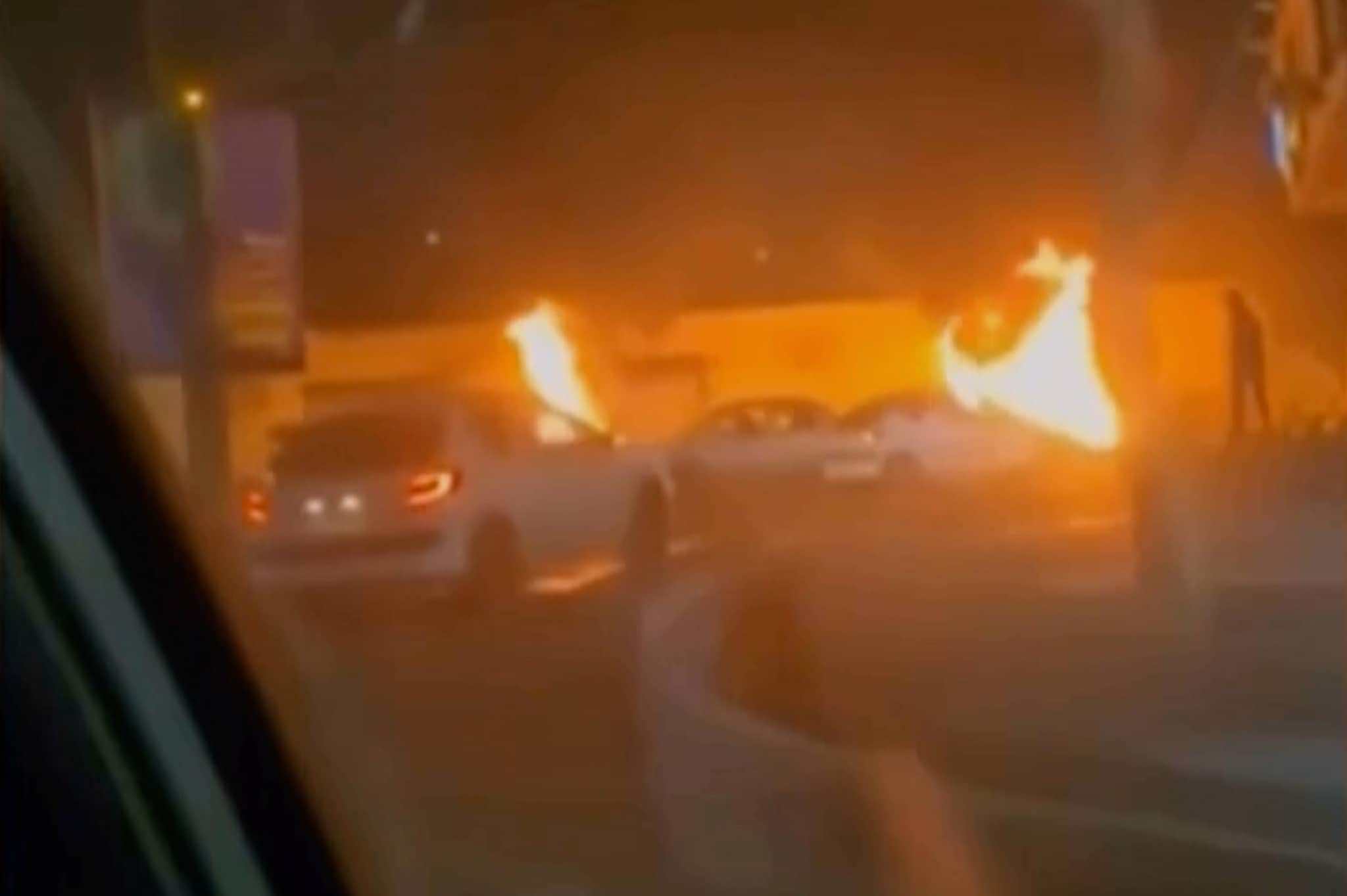 Iran nel caos, "oltre 200 morti" negli scontri. Trump: “Pronti ad aiutare i manifestanti"