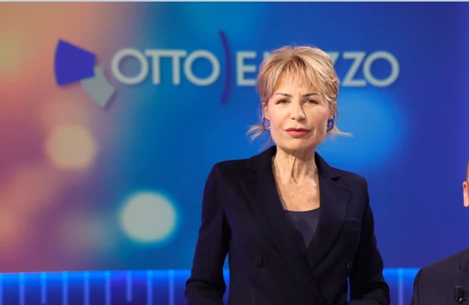 Evacuato lo studio di Lilli Gruber a Davos durante la diretta: incendio ha fatto scattare l'allarme