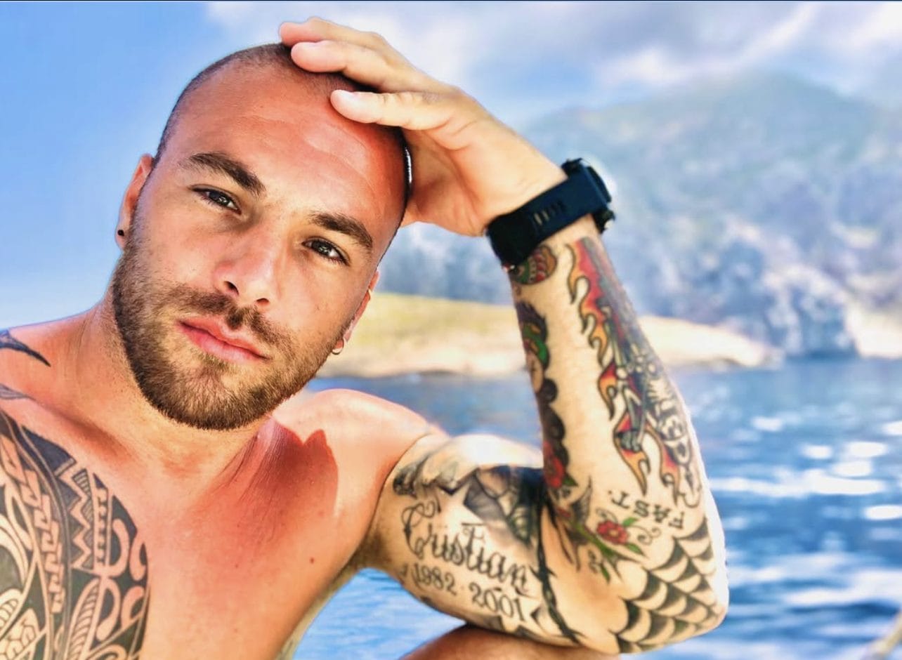 Auto li travolge, Manuel protegge la fidanzata con il suo corpo: il 30enne è morto dopo giorni di coma