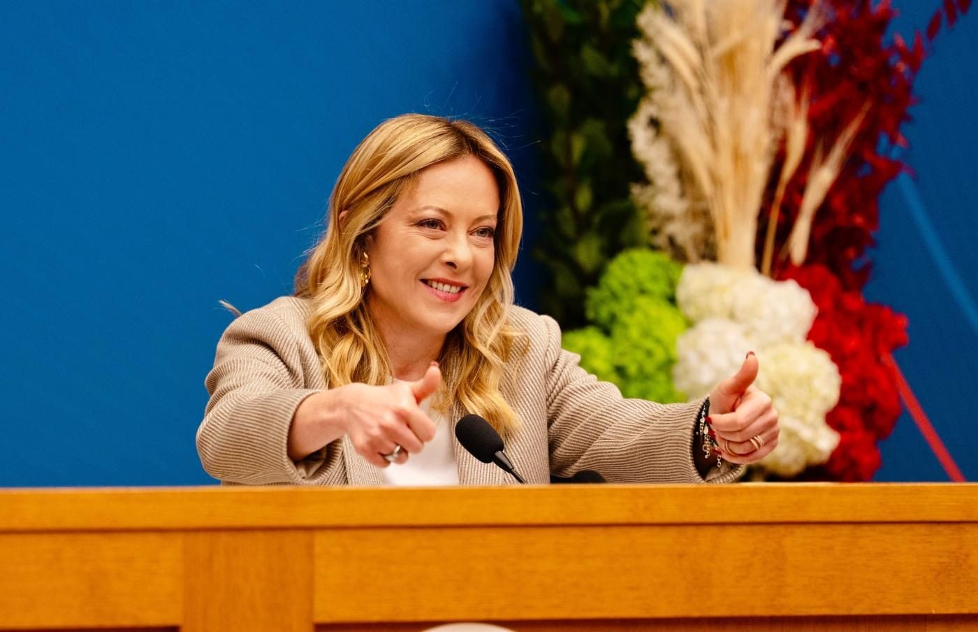 Oltre Berlusconi, verso Trump: come Meloni ha cambiato la sua strategia comunicativa