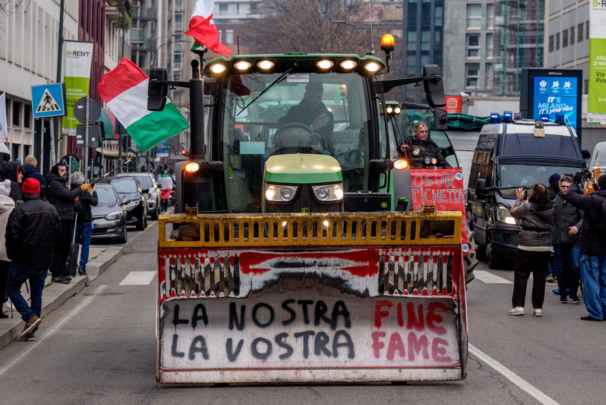 Cos'è il Mercosur, cosa prevede l'accordo Ue e perché gli agricoltori stanno protestando con i trattori