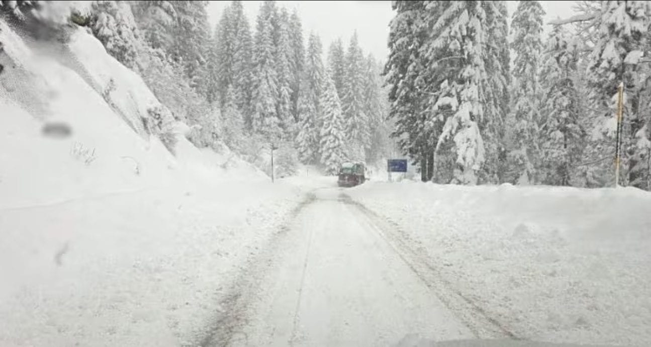 Forti perturbazioni in arrivo, pioggia e neve anche a bassa quota: dove e quando torna il maltempo