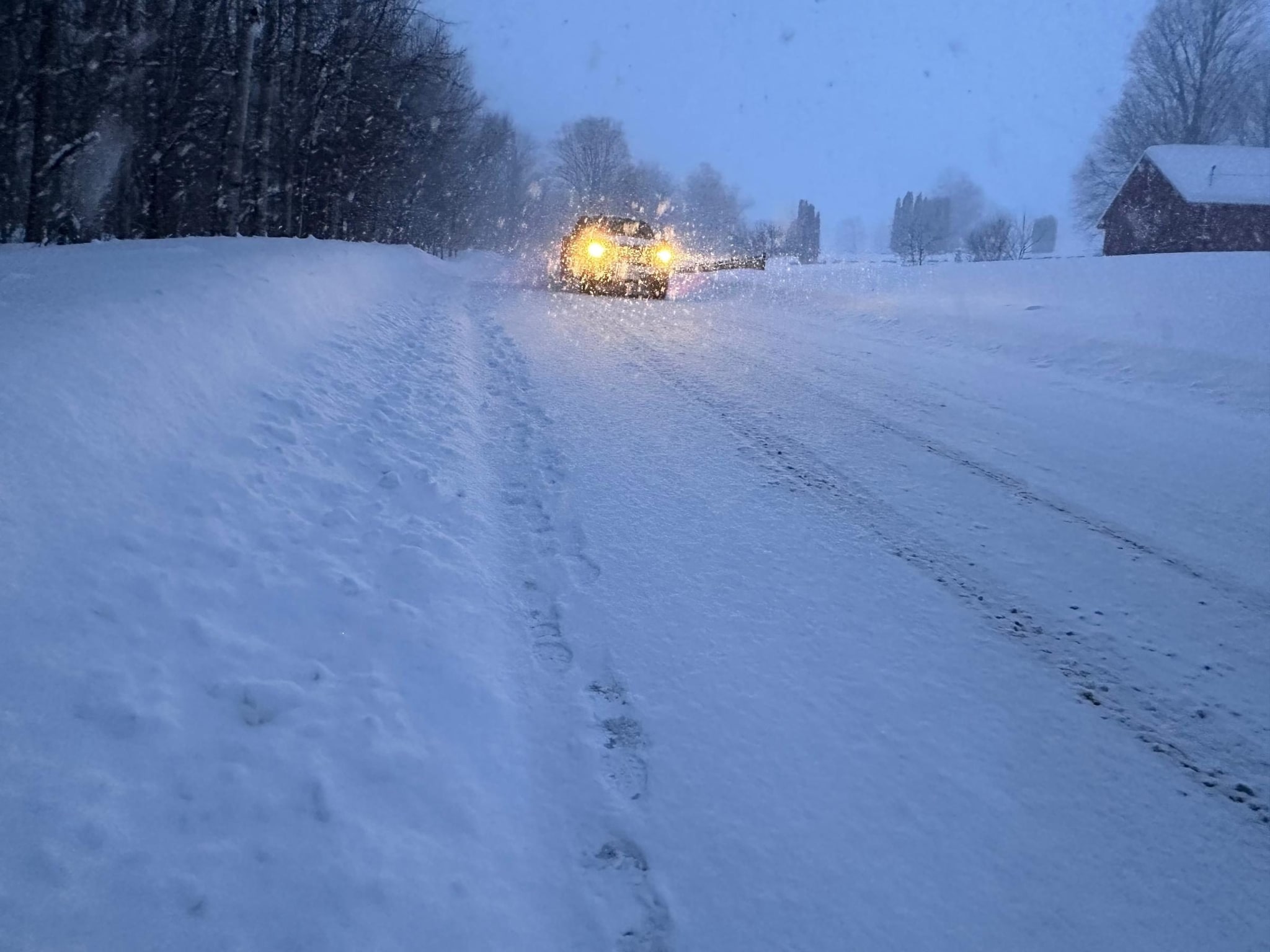 Tempesta di neve si abbatte sugli USA: temperature fino a -46, in 600mila senza elettricità e voli cancellati