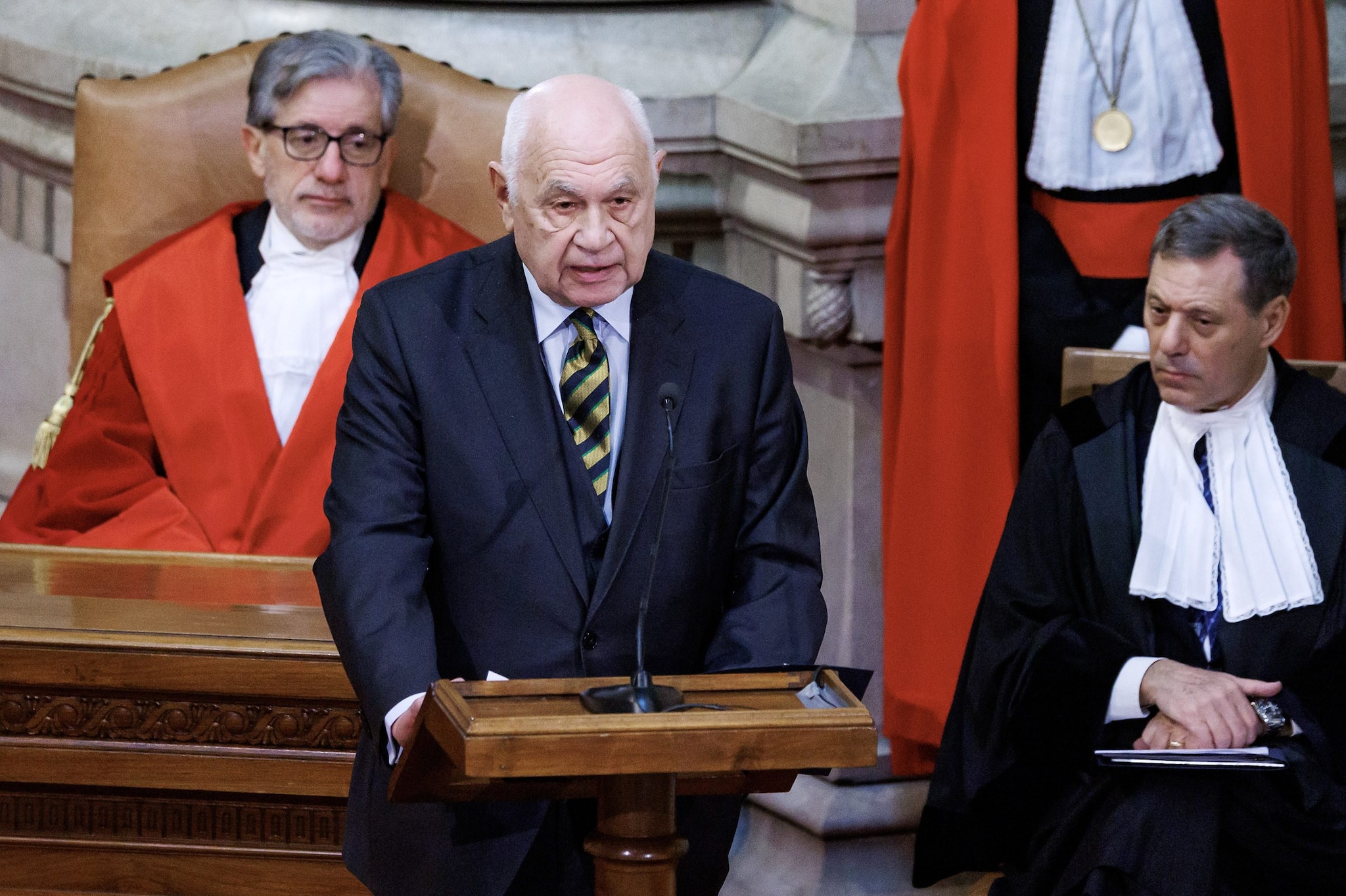 Scontro Nordio-Cassazione su riforma della giustizia: "Blasfemo dire che limita l'indipendenza delle toghe"