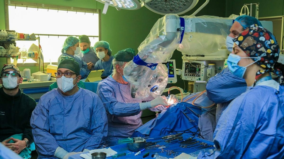 Il team dell’IRCCS Casa Sollievo della Sofferenza (Foto Facebook).