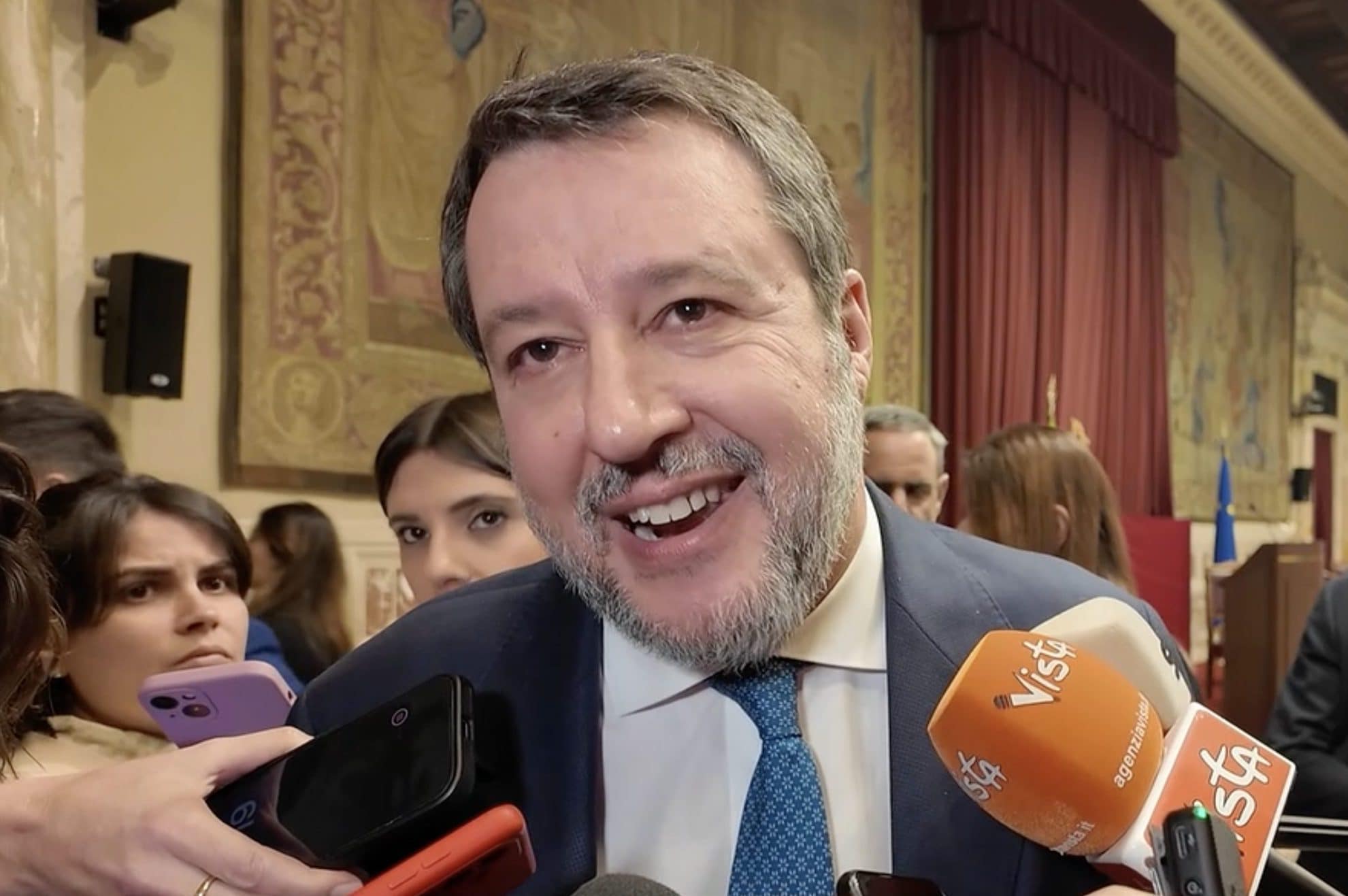 Lega, Salvini sminuisce il caso Vannacci: "Con lui chiariremo tutto, non c'è nessun problema"