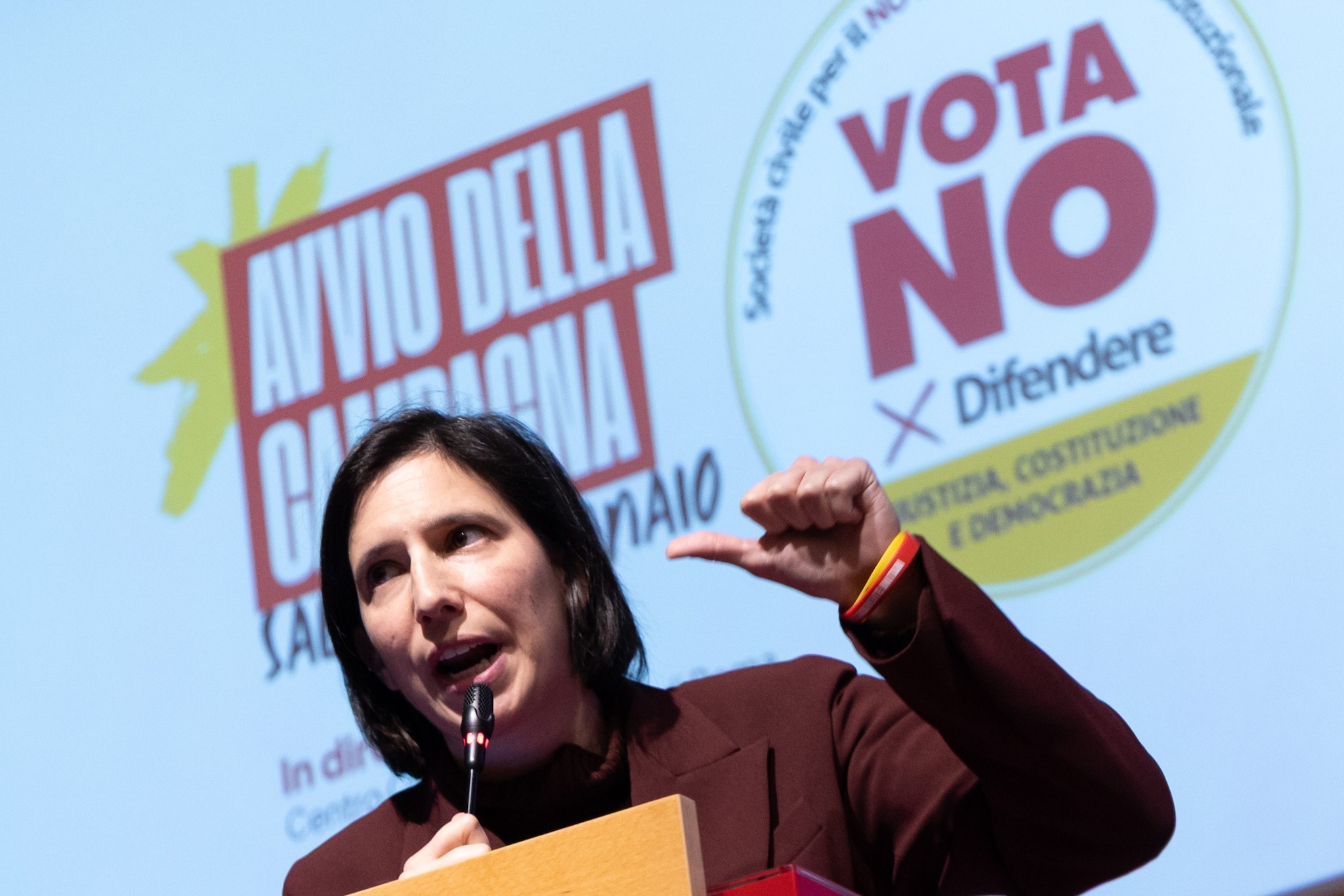 Referendum giustizia, Schlein e Conte dicono No: "Governo vuole sfuggire ai controlli", "Torna la casta"