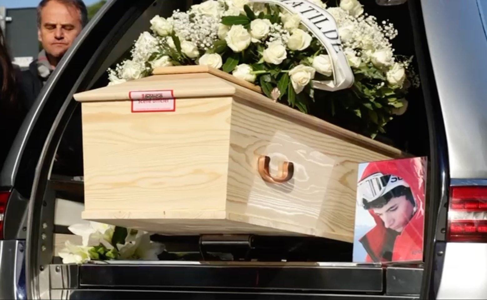 I genitori di Riccardo Minghetti agli amici a Roma: “Vivete con la sua passione, a Crans-Montana era felice”