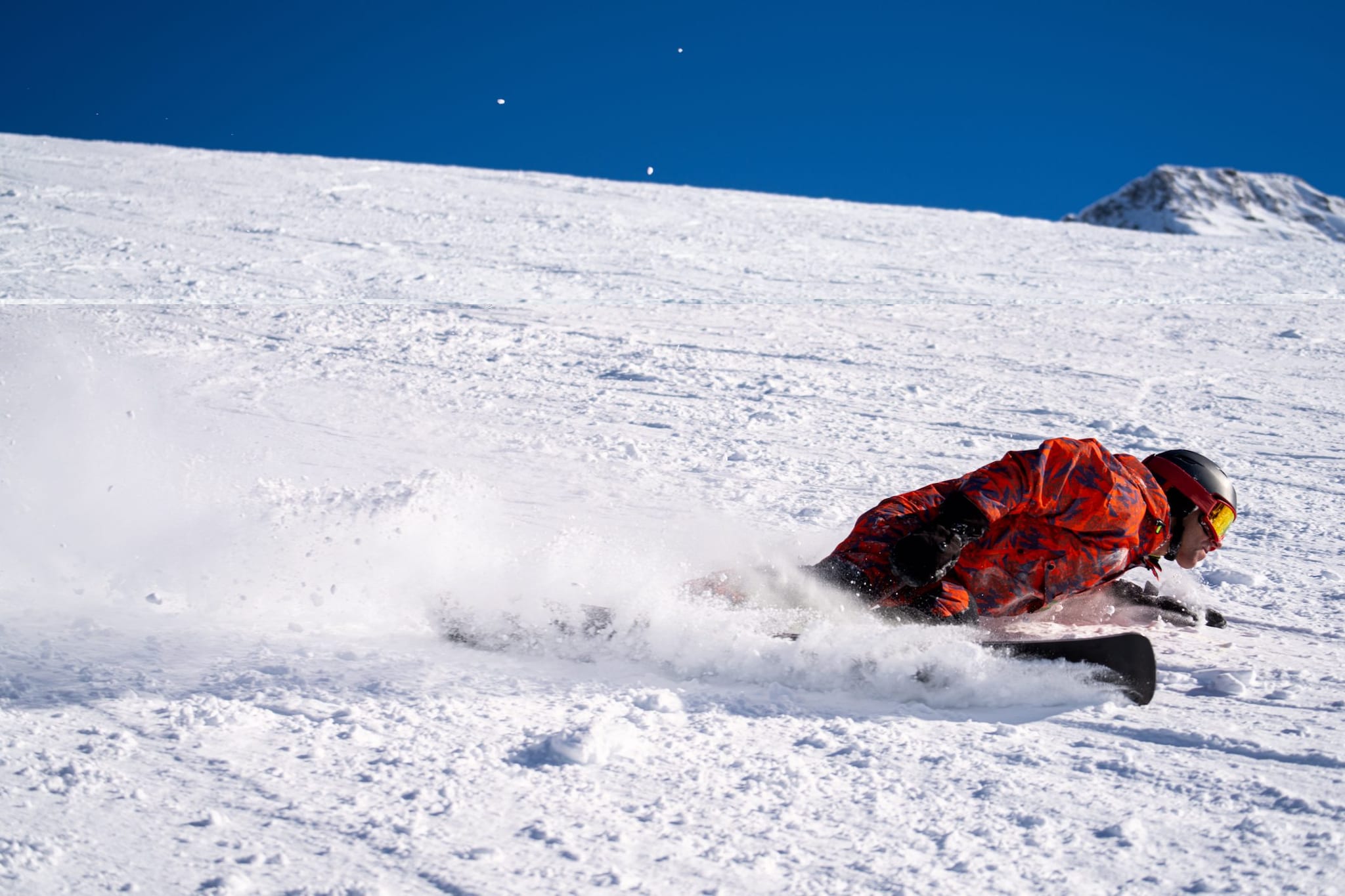 Snowboarder trovato morto fuori pista a Cervinia. I soccorritori: "Probabile caduta da rocce"