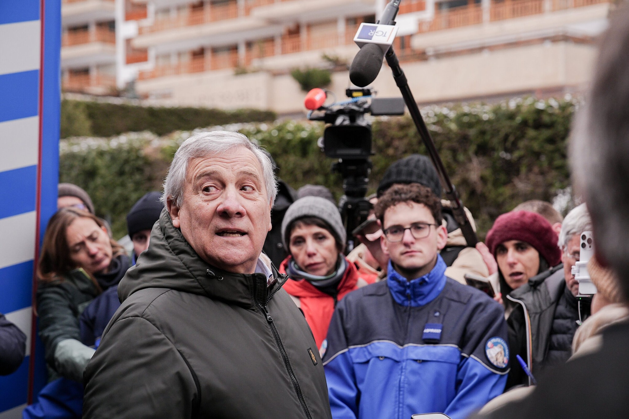 Antonio Tajani sul luogo della strage a Crans – Montana