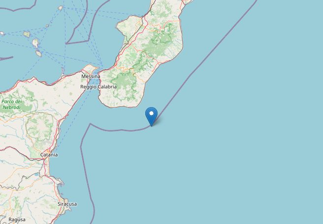 Terremoto oggi Calabria, scossa di magnitudo 5.1 al largo di Reggio: avvertita in Sicilia e Puglia, stop ai treni
