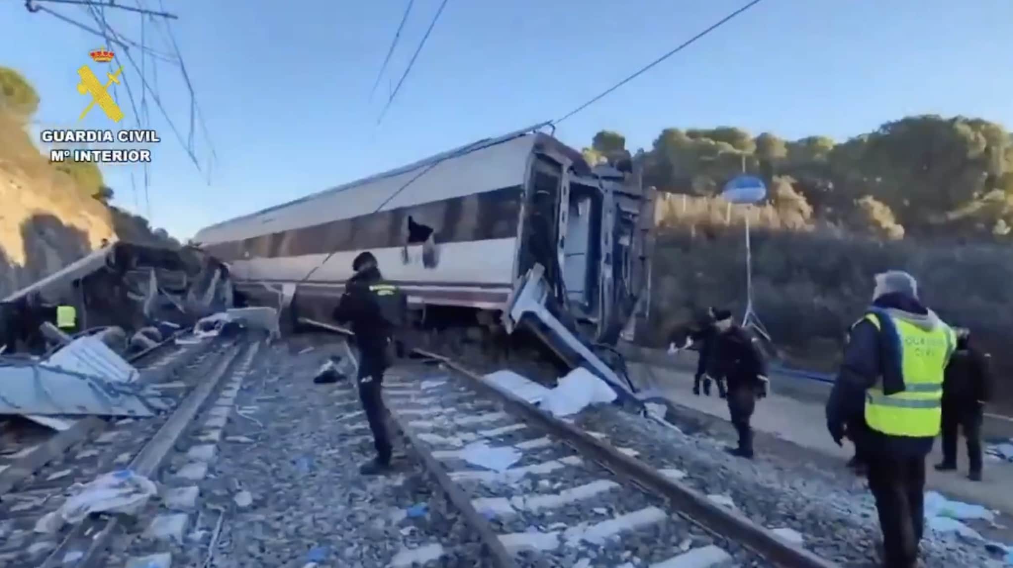 Cos'è successo nell'incidente in Andalusia tra due treni: le cause del deragliamento e le vittime in Spagna