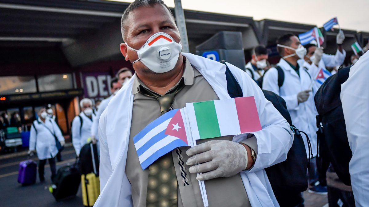 I medici cubani arrivati in Italia durante l’emergenza Covid