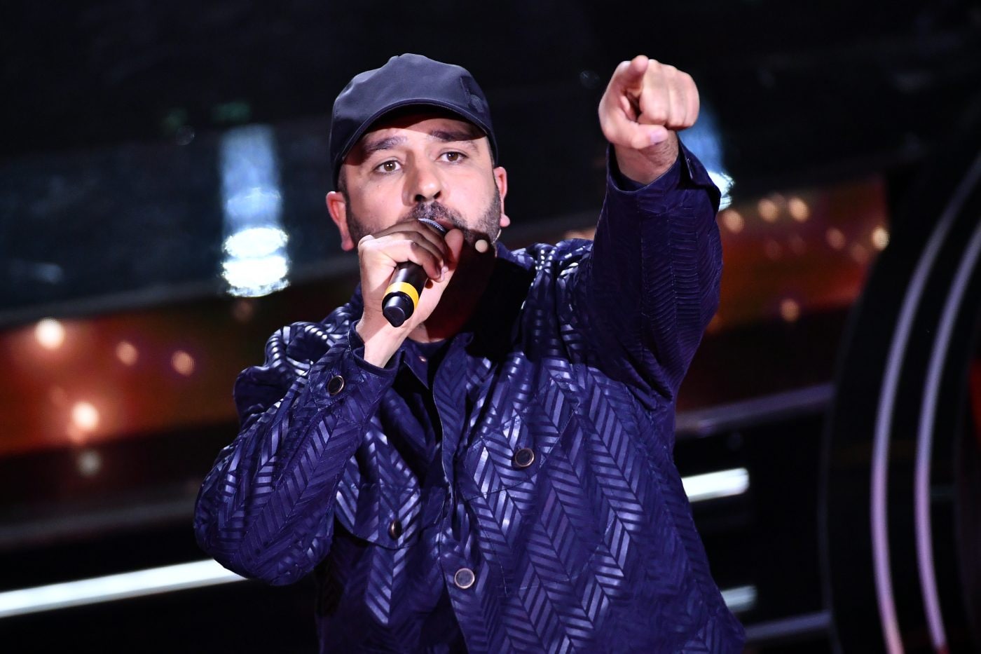 Operaio usa gli audio di Checco Zalone per deridere l'azienda e viene licenziato: "Non sono pentito"