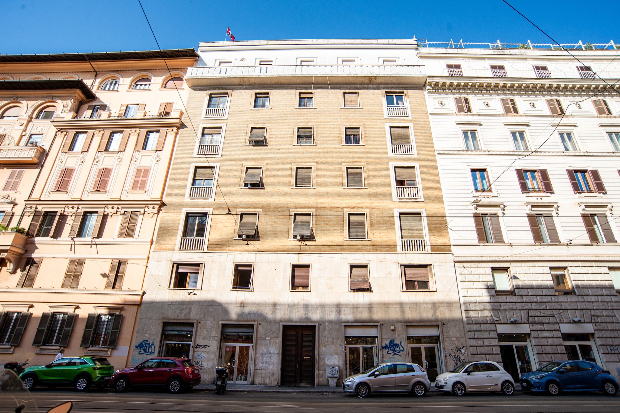 Giornalista identificato davanti alla sede di CasaPound a Roma, le opposizioni: "Doppio standard intollerabile"