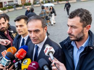 Sondaggi politici, Futuro Nazionale di Vannacci parte con il 2,9%, mentre la Lega risente della rottura