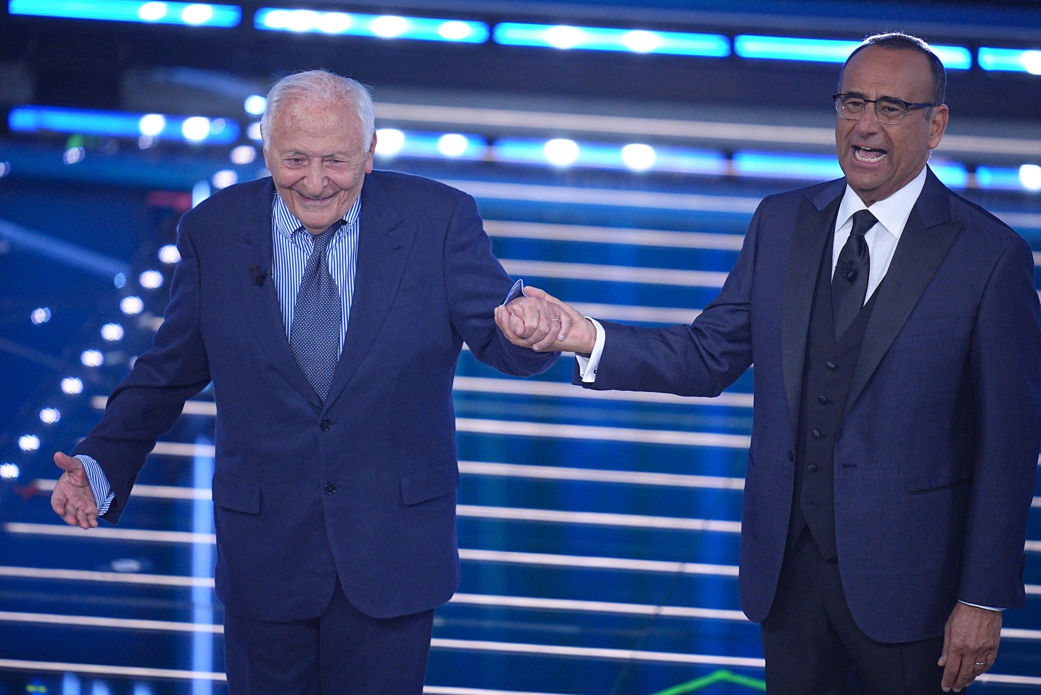 Elicottero dei Vigili del Fuoco per portare Mogol da Sanremo a Roma, Piantedosi: "Polemiche strumentali"