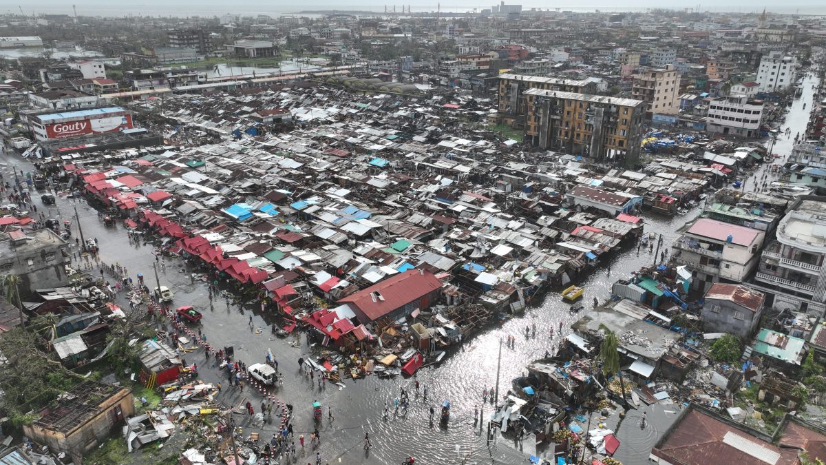La città di Toamasina, in Madagascar, distrutta dal ciclone Gezani