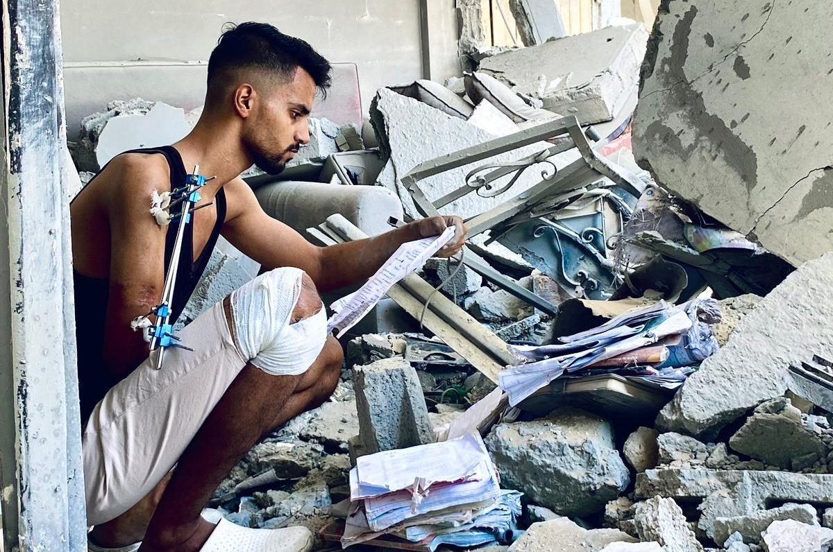 “Un amico mi ha fatto da scudo: lui è morto, io sono sopravvissuto”, la storia di Fares, da Gaza in Italia