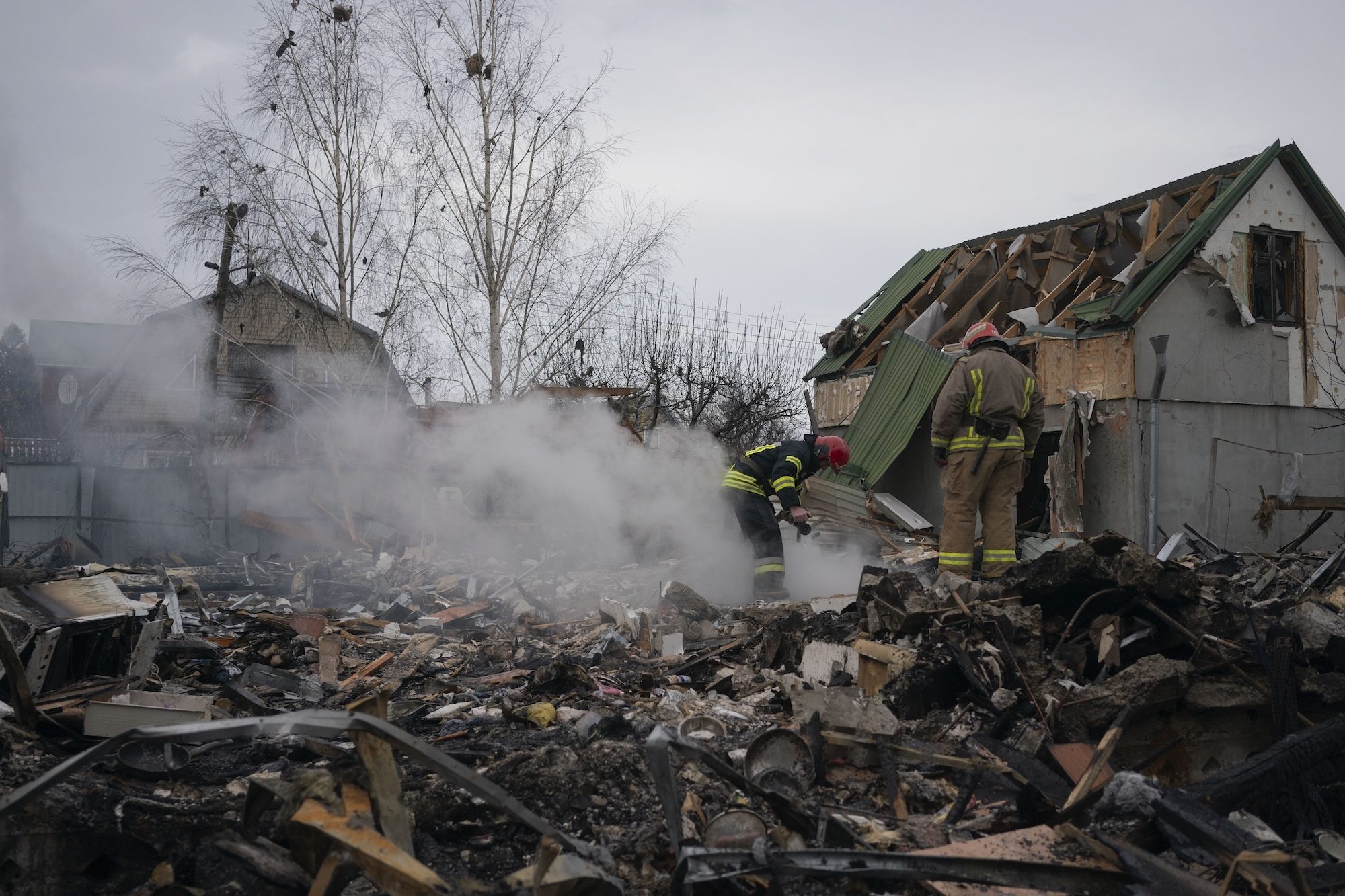 Ucraina, attacco missilistico russo su Kiev e Kharkiv: ma per Trump sono in arrivo "buone notizie"