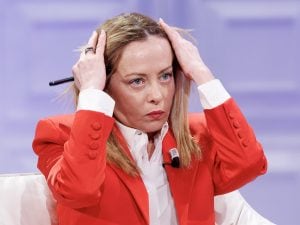 Giorgia Meloni e la destra hanno paura di perdere: ecco perché stanno picchiando sempre più duro