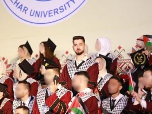 “Abbiamo la borsa di studio per lasciare Gaza ma l’ambasciata italiana non risponde”: l’appello di 38 studenti