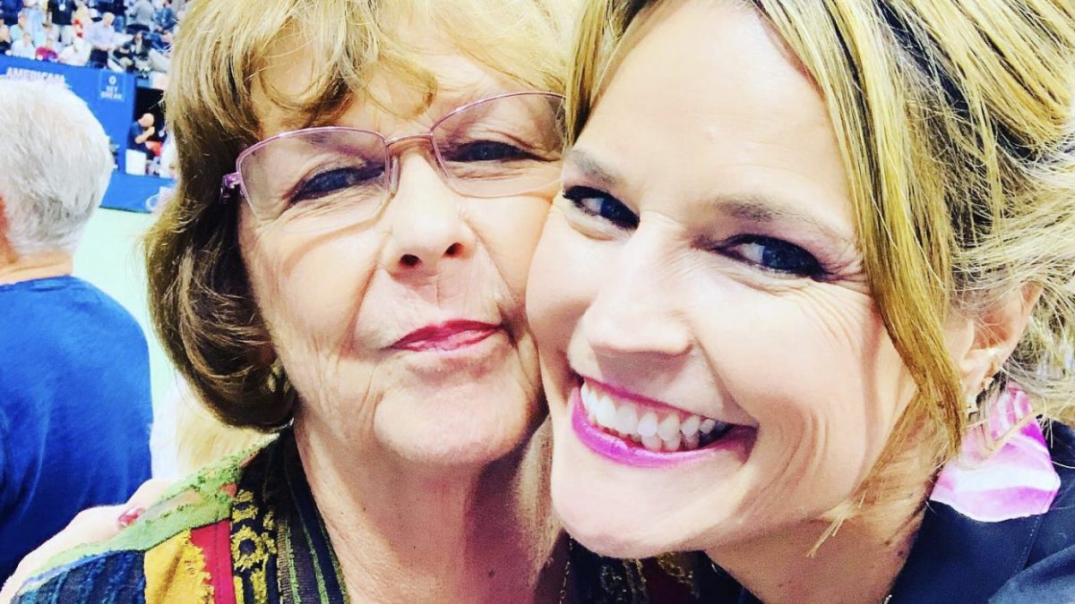 Nancy Guthrie insieme alla figlia Savannah, conduttrice tv della NBC.