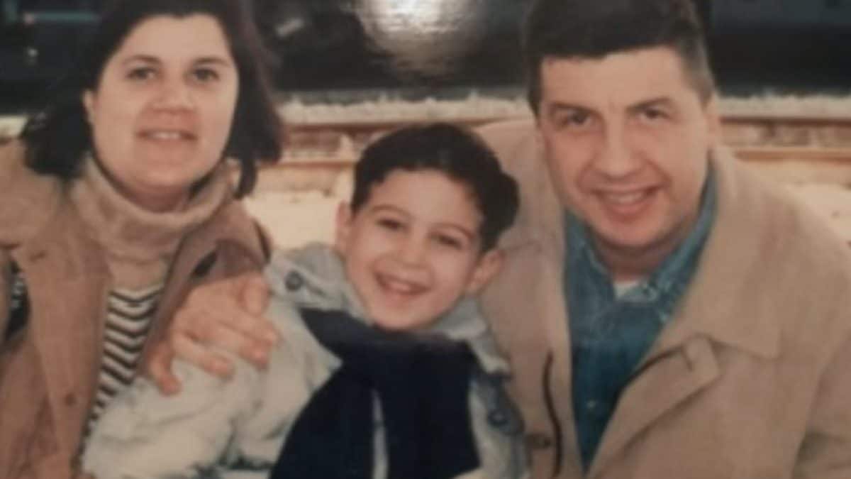 Nicolai Pio e i suoi genitori adottivi.