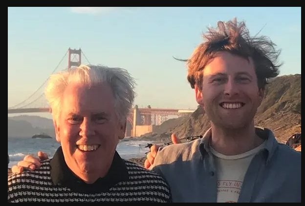 Fugge da casa e uccide il padre che lo aveva raggiunto in Irlanda: "Ero in missione per Dio"