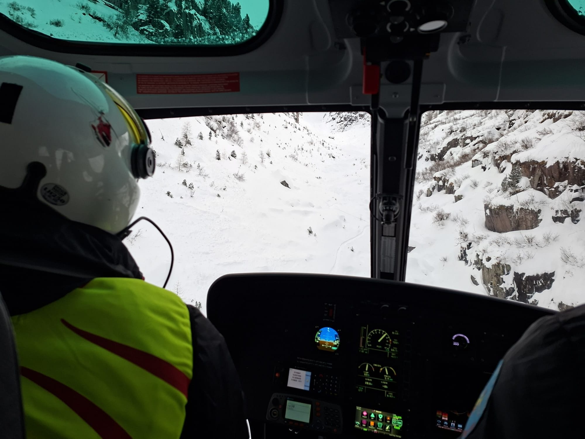 Trentino, due valanghe oggi: quattro scialpinisti travolti a Bellamonte e Marmolada, uno è morto