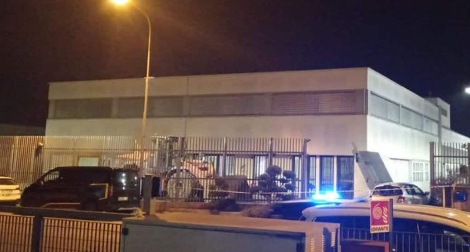 Assalto a ditta orafa nel Vicentino, ruspa per abbattere i cancelli e strade bloccate: spariti oro e gioielli