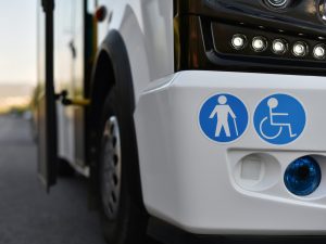 Vicenza, 15enne disabile fatto scendere dal bus: l’azienda si scusa e avvia procedimento contro l’autista