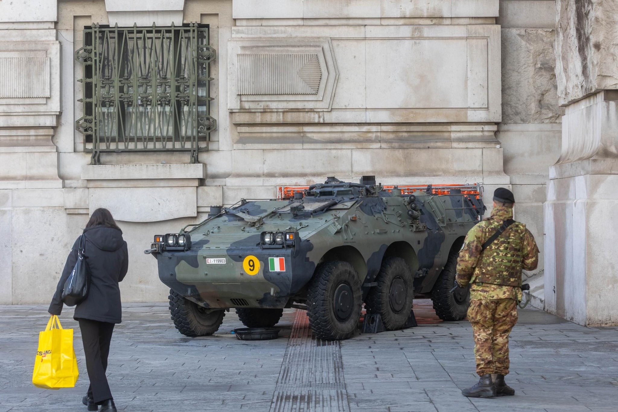 Ai Giochi invernali di Milano-Cortina militari ammassati in alloggi precari, senza docce e servizi igienici