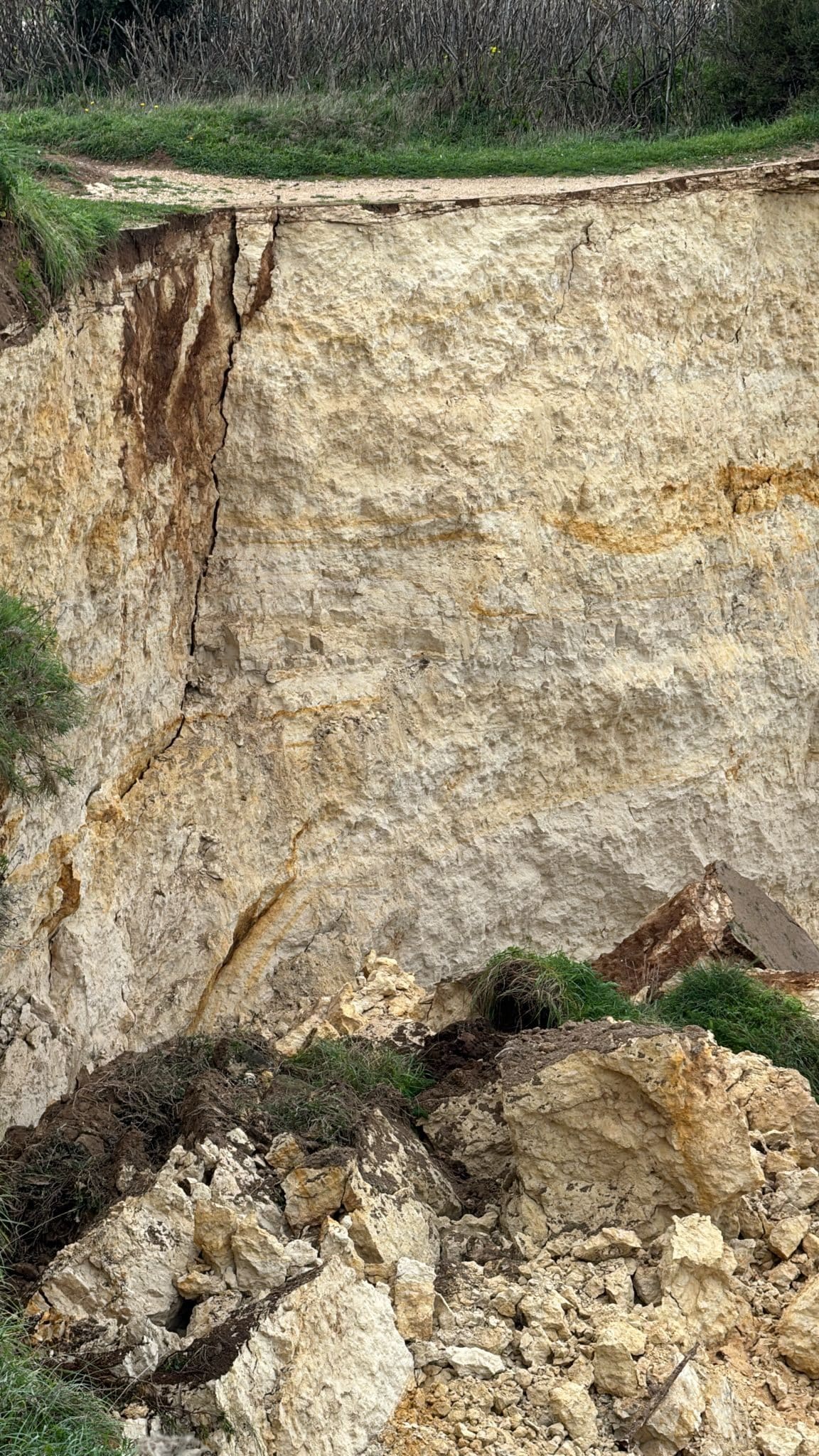 La frana non si ferma (Foto di Giovanni Caputo)