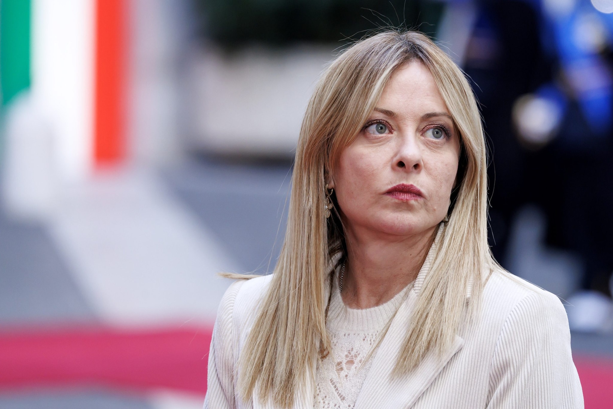 Meloni dice che il governo ha concluso il suo ruolo in MPS e il titolo crolla in Borsa