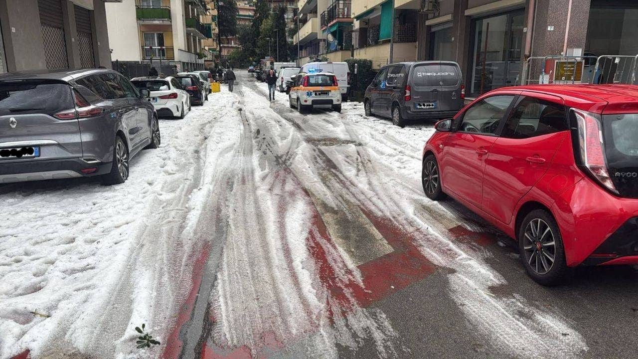 Maxi grandinata nel Tigullio, doppio incidente sull’A12: traffico bloccato tra Rapallo e Chiavari