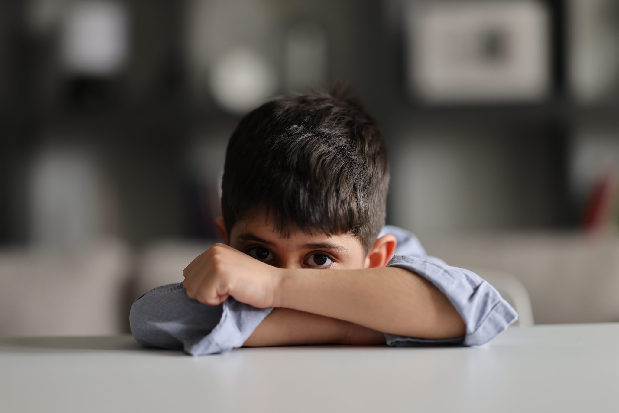 "Ha abusato 459 bambini in tutto il mondo, 360 li abbiamo già identificati": indagato un uomo australiano