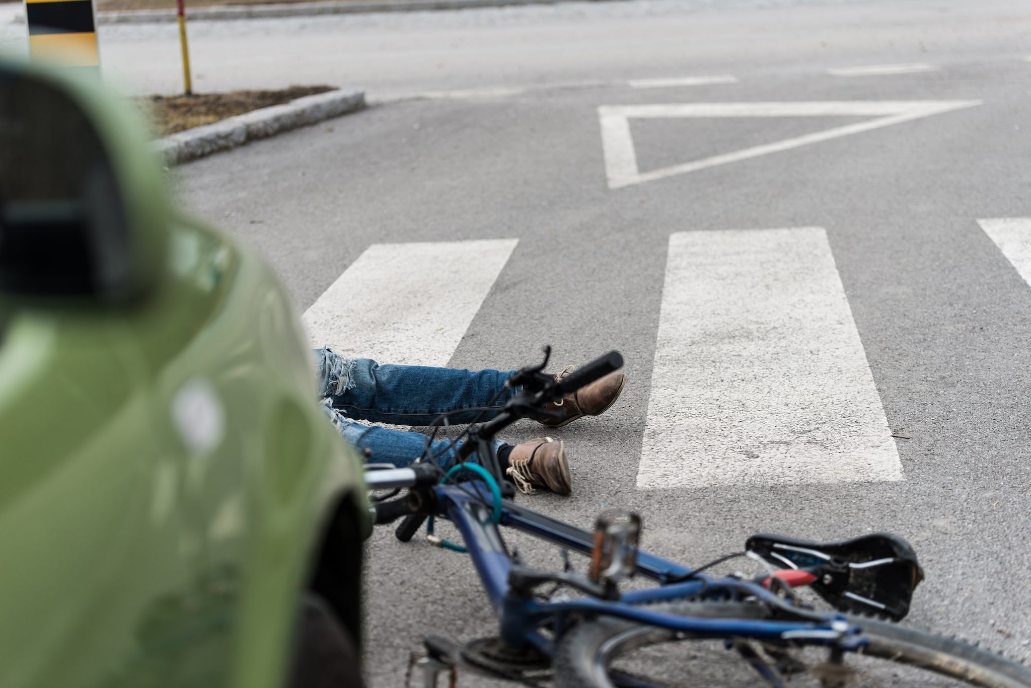 Torino, ciclista muore investito da un camion della raccolta rifiuti