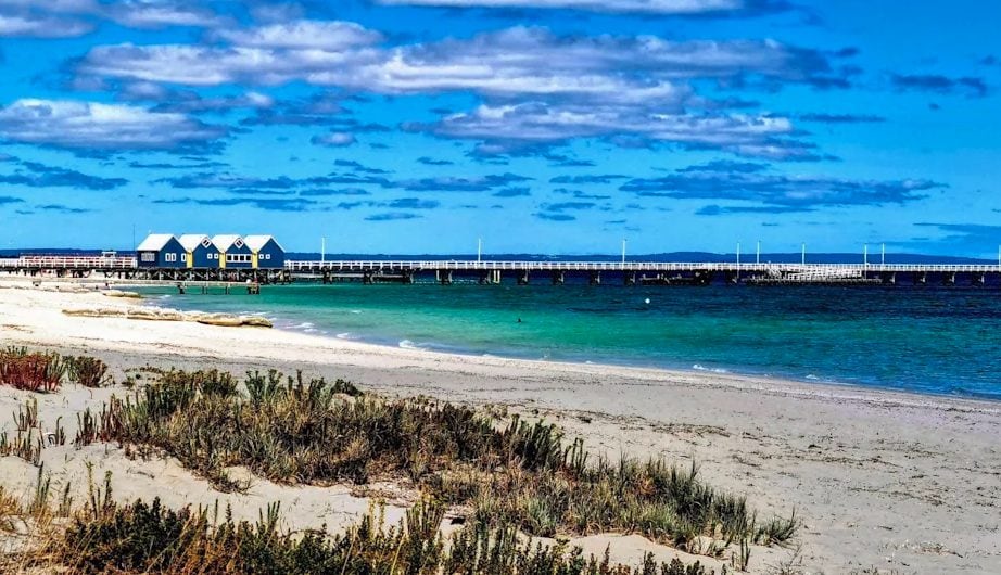 "Non sono un eroe, ho solo fatto quello che dovevo”: il 13enne che ha nuotato 4 km per salvare la sua famiglia