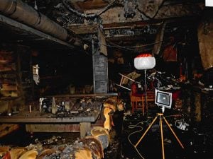 Strage Crans Montana, le foto dell’interno del Constellation subito dopo l’incendio di Capodanno