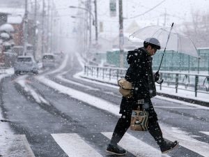 Il Giappone è nella morsa del gelo: 46 morti e 550 feriti in tre settimane di nevicate record