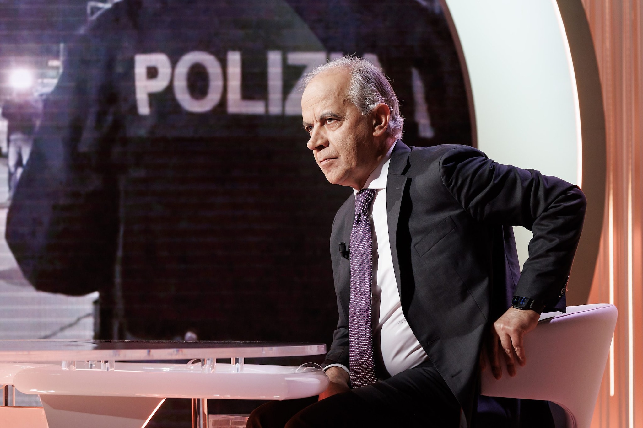 Askatasuna, Piantedosi in diretta alla Camera: "Dinamiche di squadrismo e terrorismo, anche pacifici coprivano i violenti"